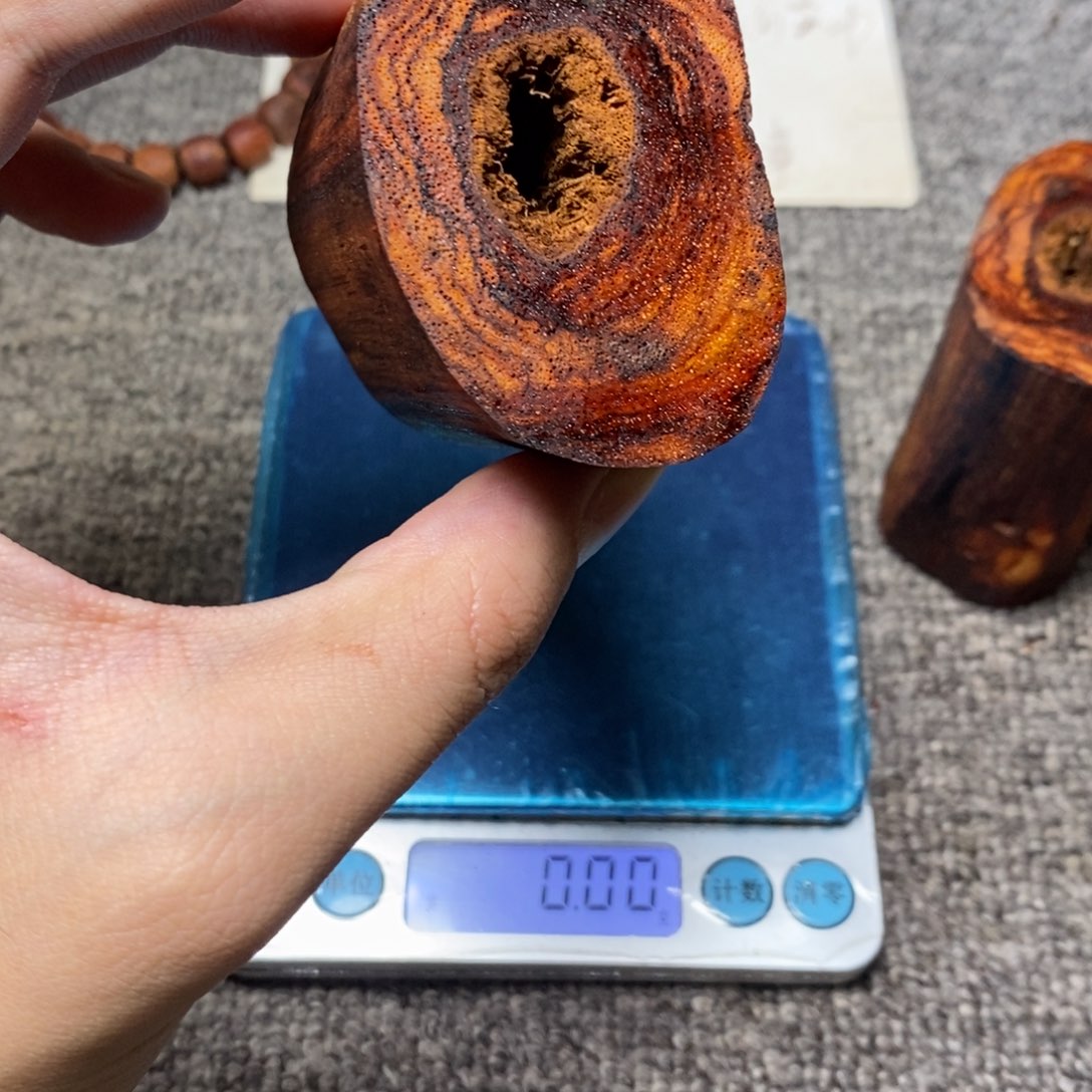 藤类降真香大手把件黄金甲虫漏