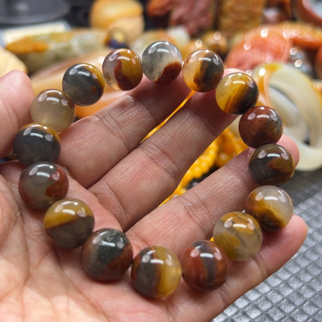 石英质玉未镶嵌颈饰