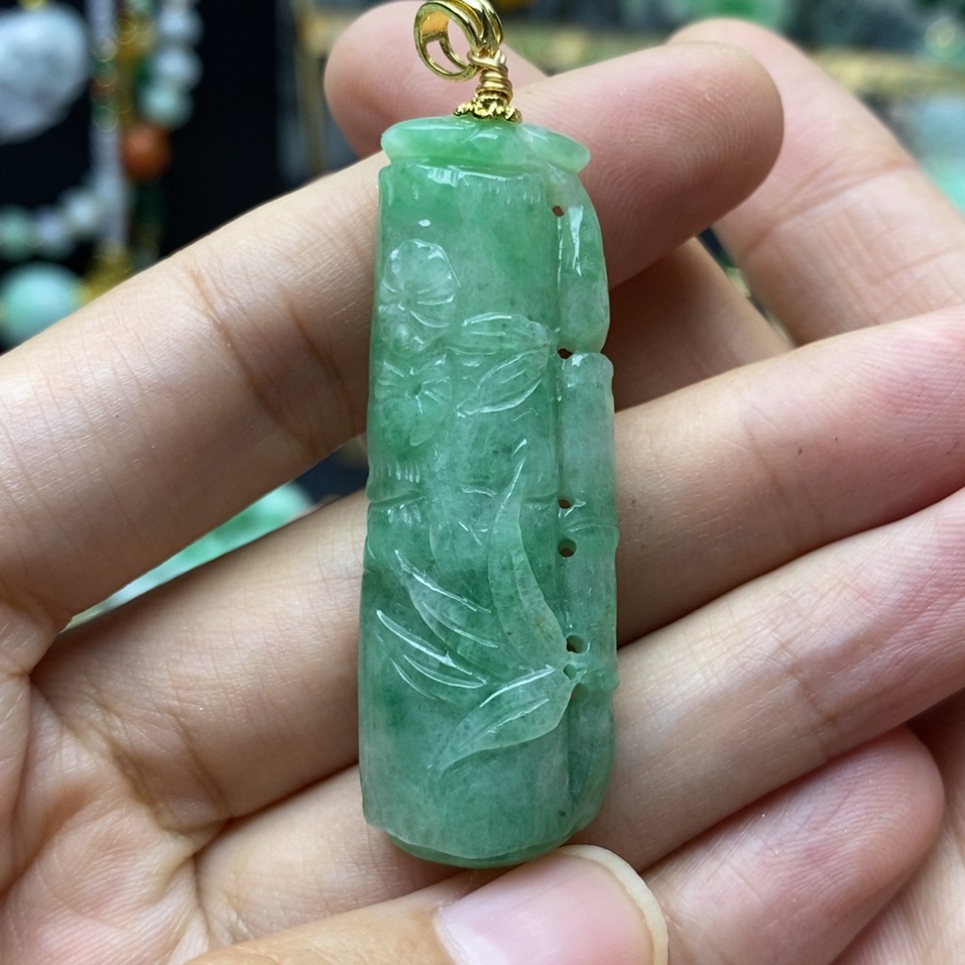 翡翠未镶嵌颈饰翡翠