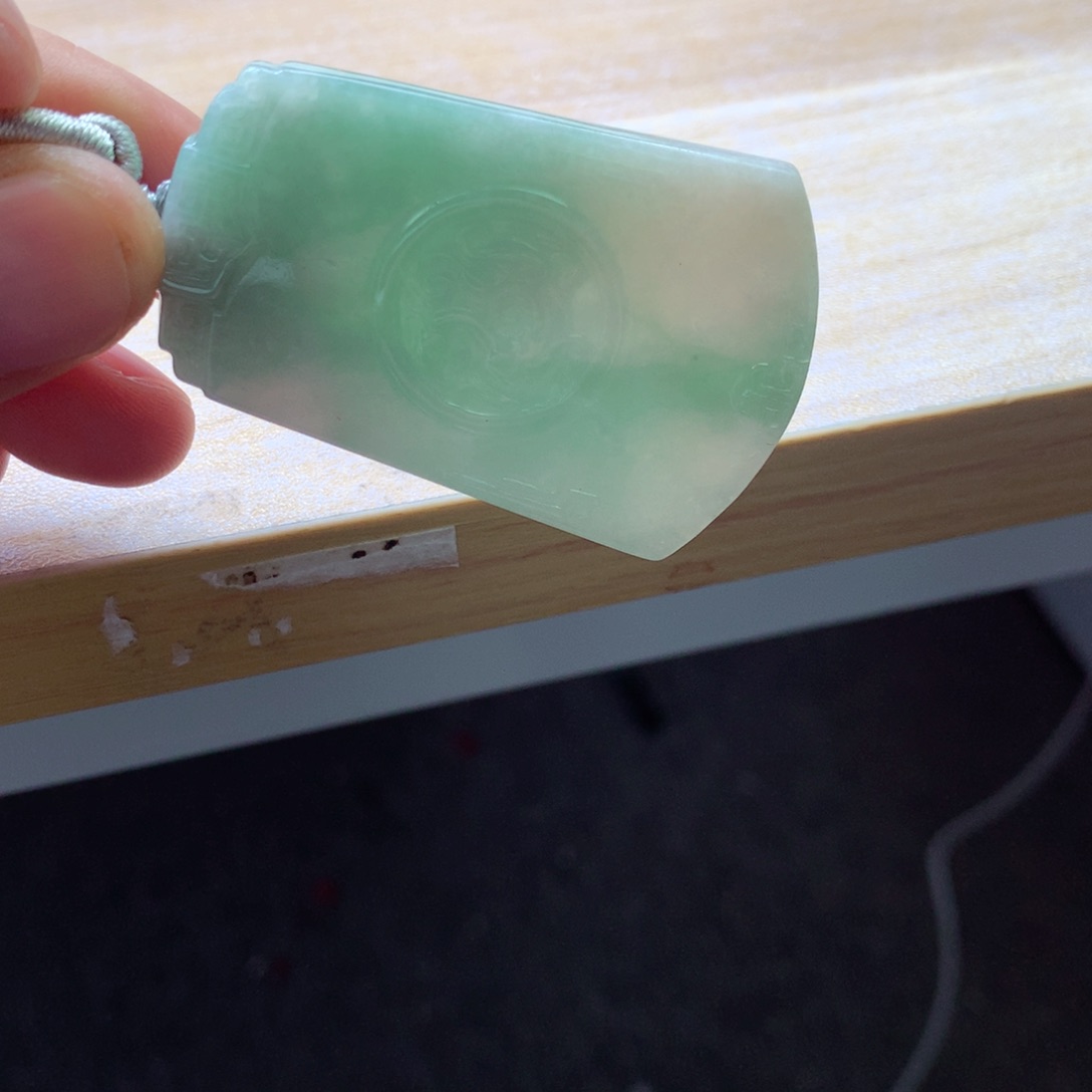 翡翠颈饰未镶嵌吊坠