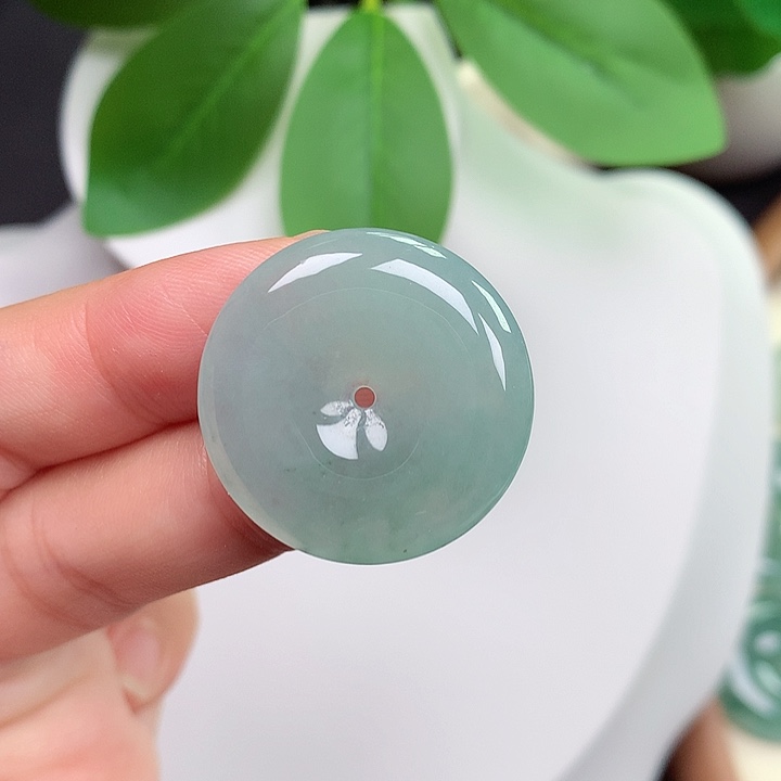 微****颈饰未镶嵌翡翠平安扣 26x5.2mm