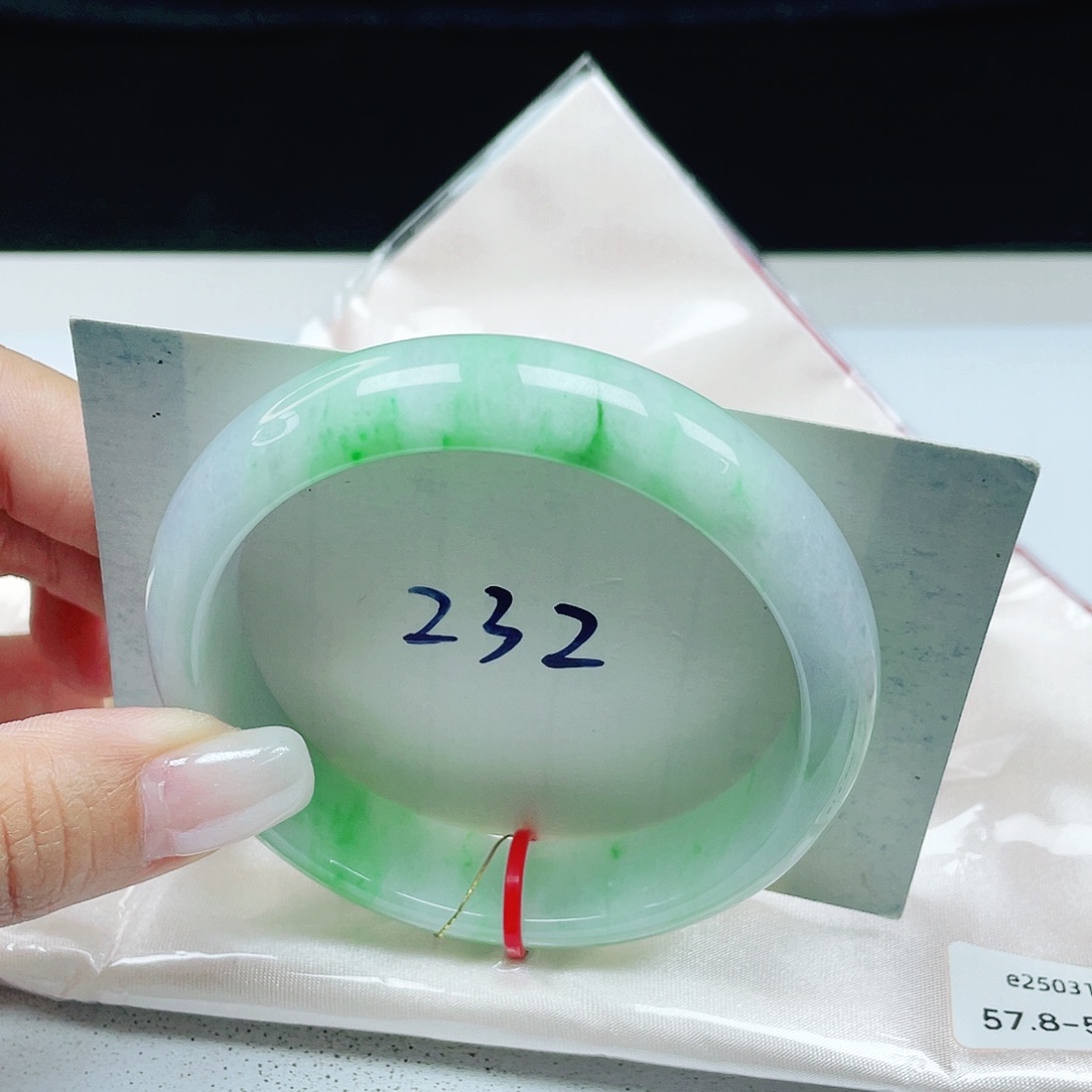 翡翠未镶嵌手镯 正圈57+