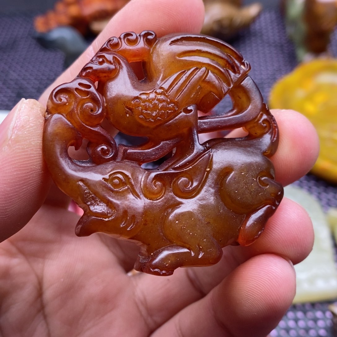 蛇纹石玉颈饰未镶嵌