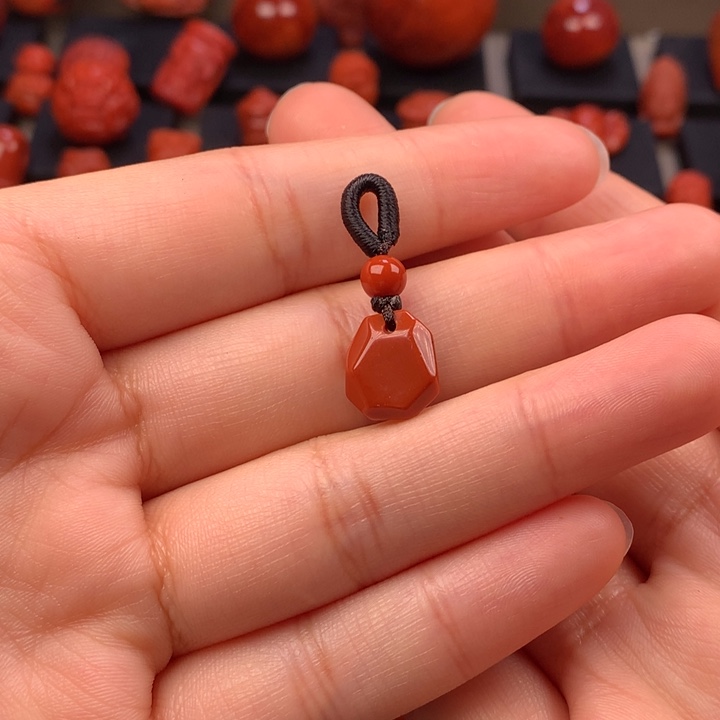 南红玛瑙未镶嵌侧挂10MM+