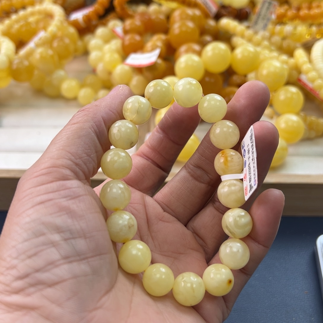 未镶嵌琥珀珠宝奇石