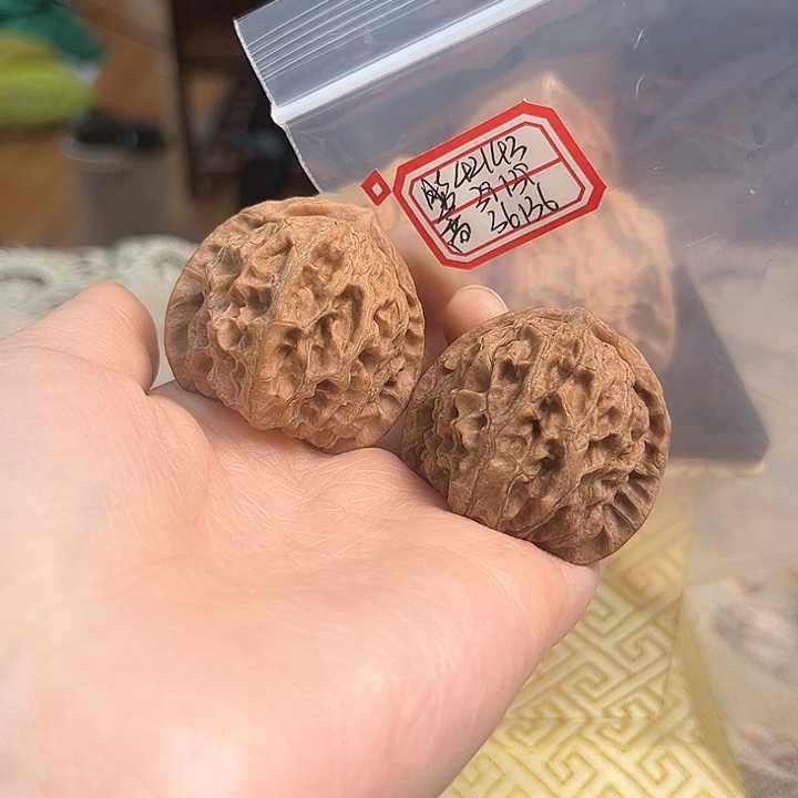 文玩核桃把件非嫁接元宝