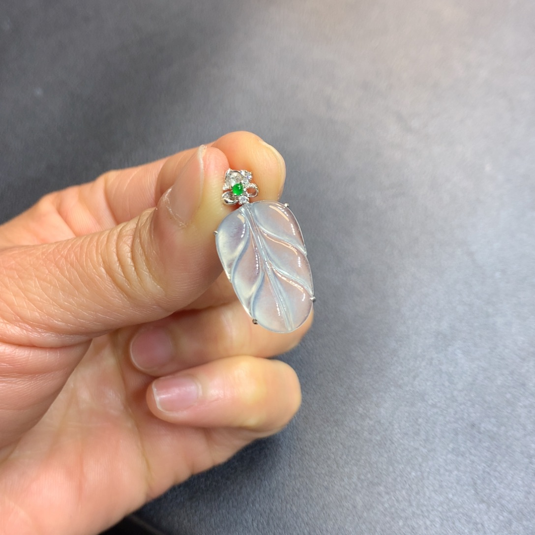 翡翠吊坠(不含链)18K金镶嵌