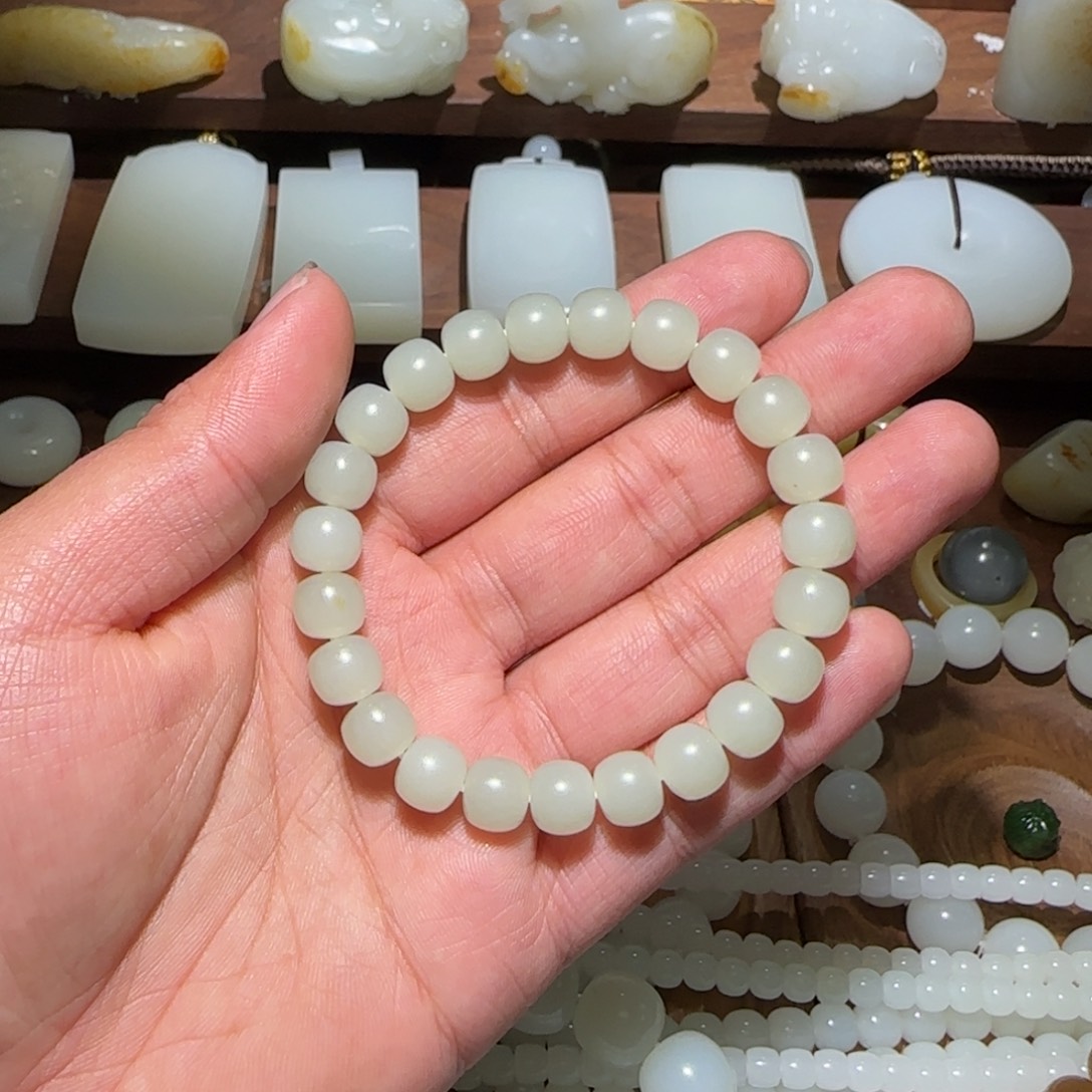 奋***强和田玉未镶嵌手链