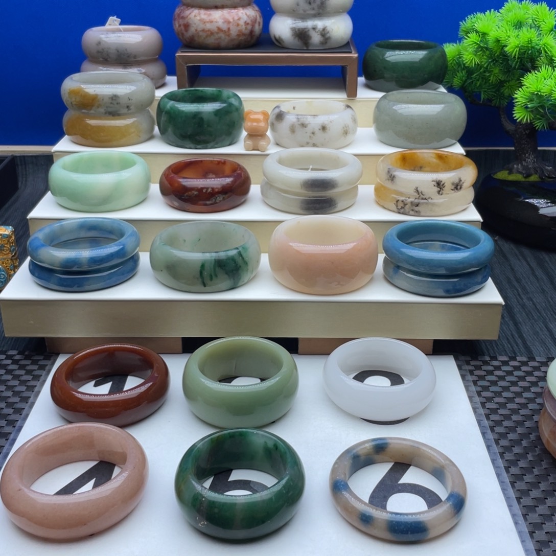 妹***姐石英质玉手镯未镶嵌