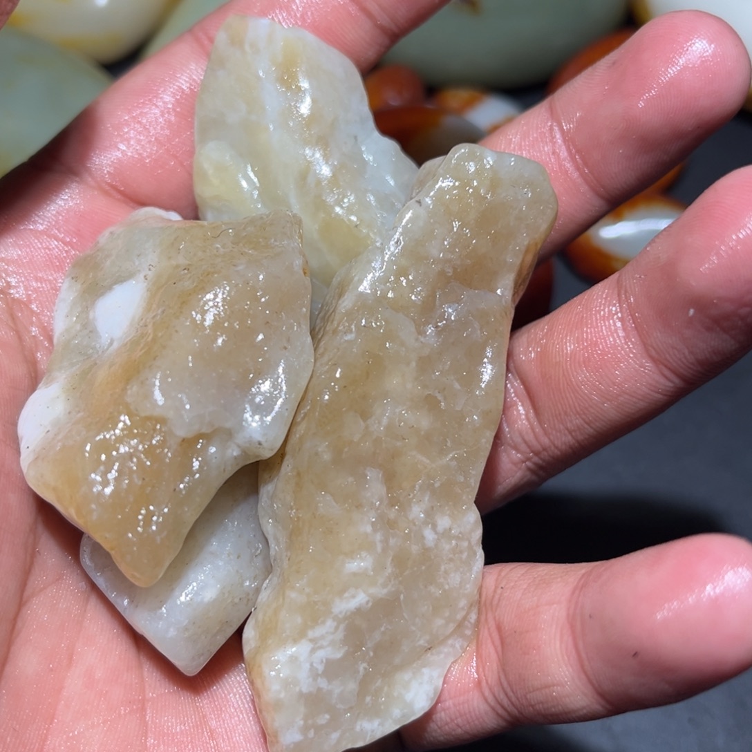 和田玉未镶嵌珠宝奇石