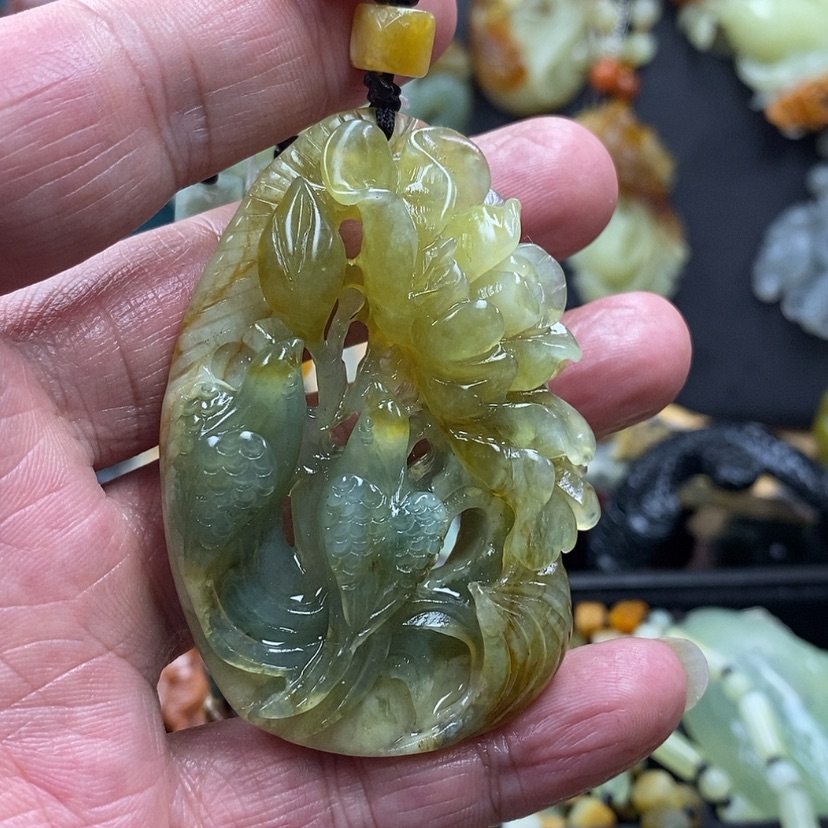 【闪购商品】蛇纹石玉吊坠未镶嵌