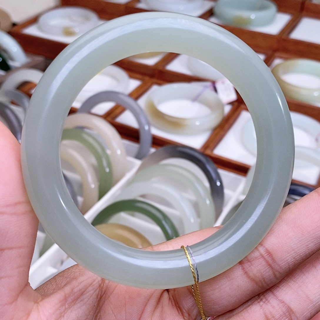 和田玉手镯未镶嵌58.2