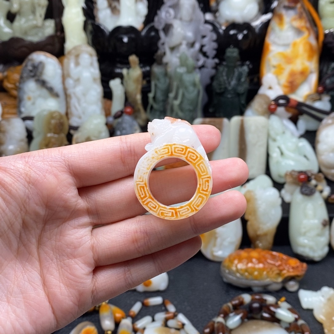 和田玉颈饰未镶嵌东****练