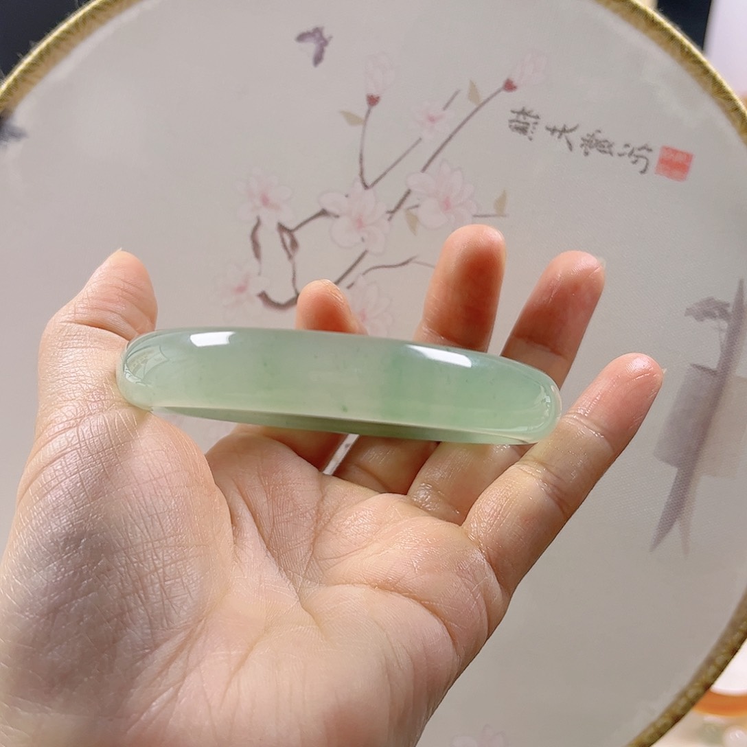 石英质玉手镯未镶嵌家**宝