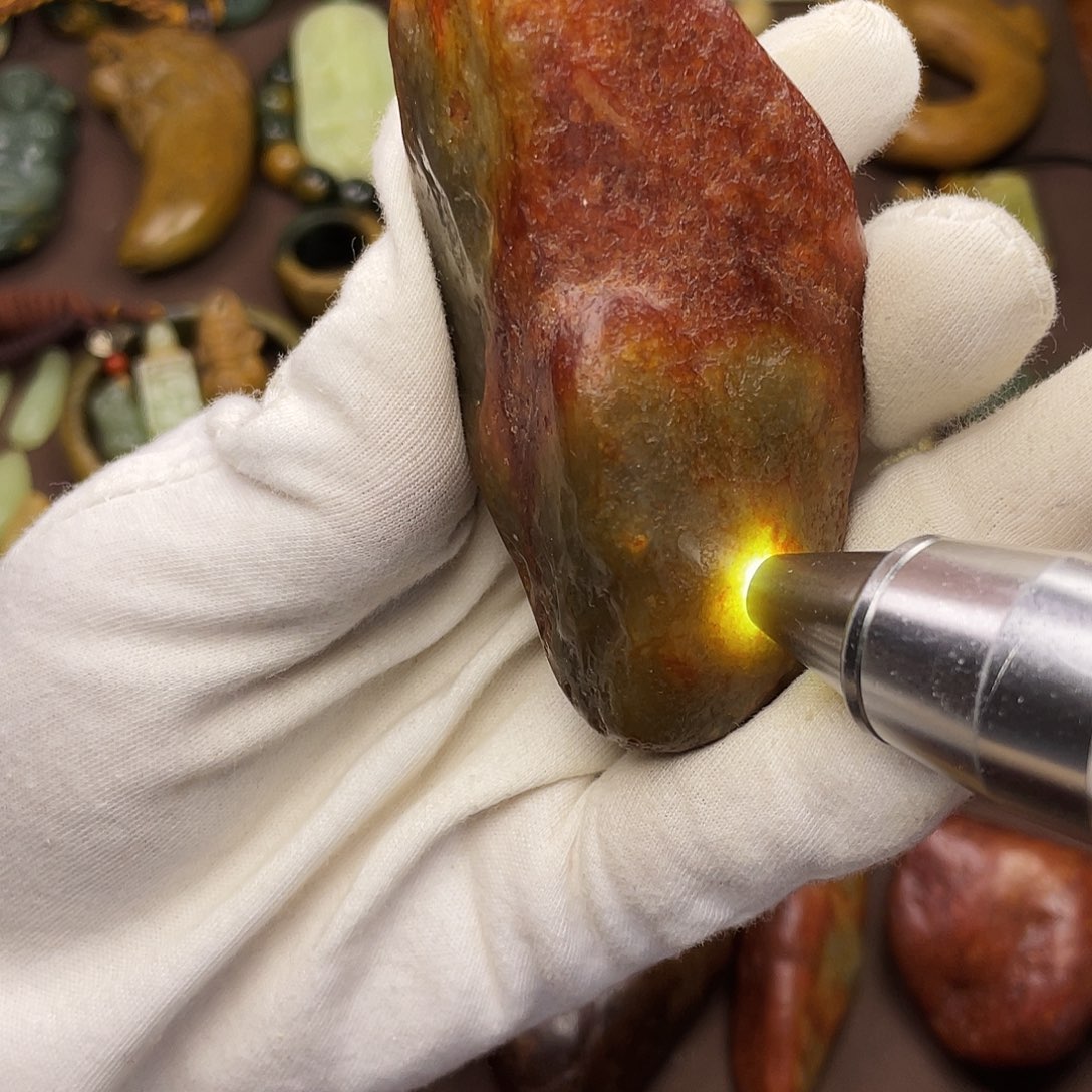 岫岩河磨玉（透闪石质玉）未镶嵌颈饰