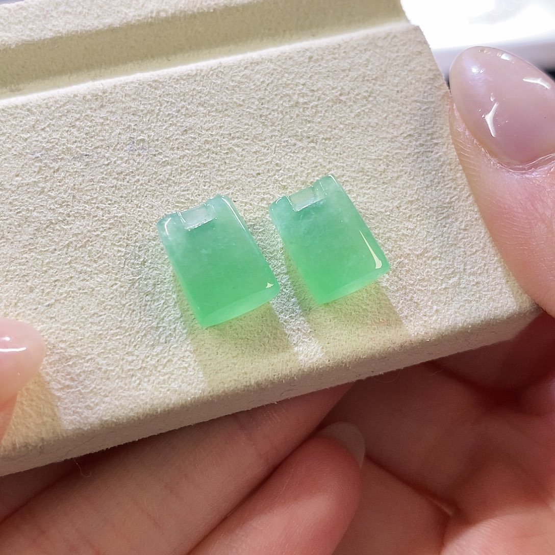 翡翠未镶嵌挂件耳饰