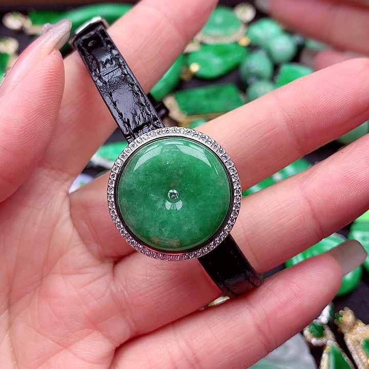 翡翠颈饰银S925镶嵌翡翠