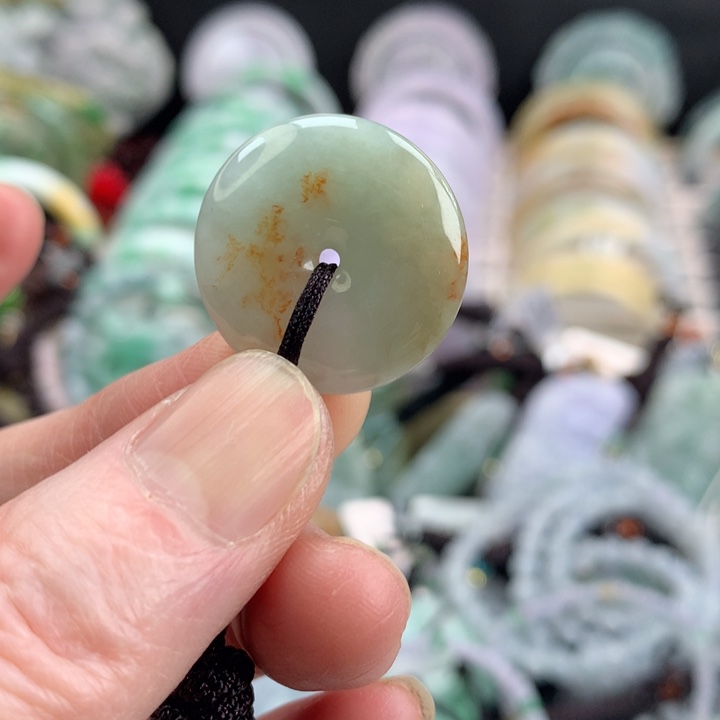 翡翠颈饰未镶嵌吊坠