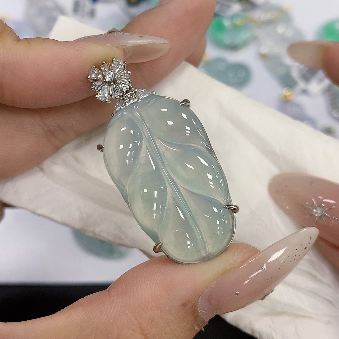 颈饰银S925镶嵌翡翠