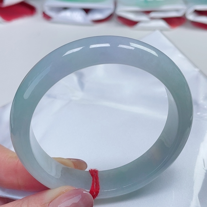 翡翠手镯未镶嵌缅甸翡翠