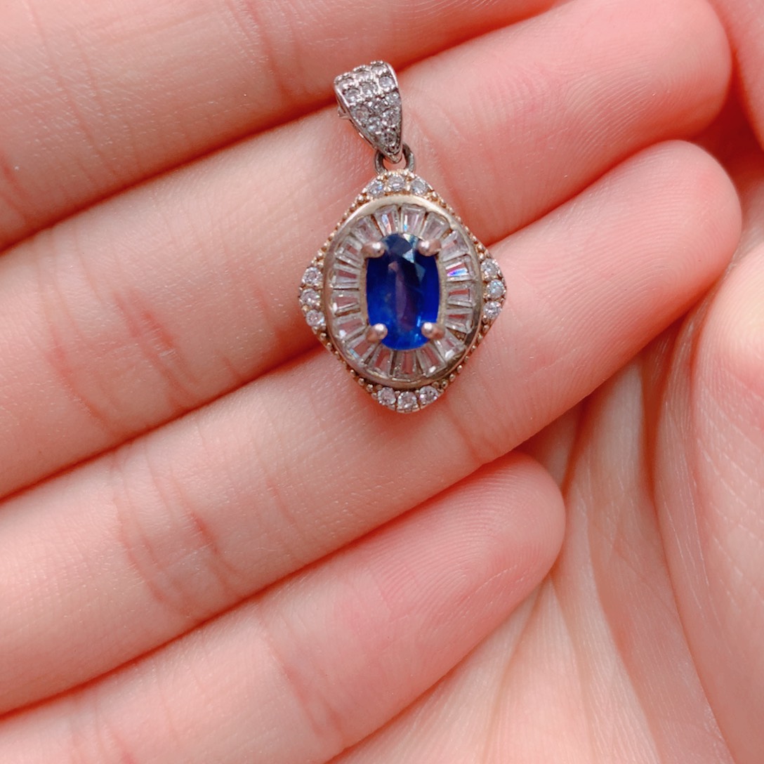 蓝宝石吊坠(不含链)银S925镶嵌薰**?