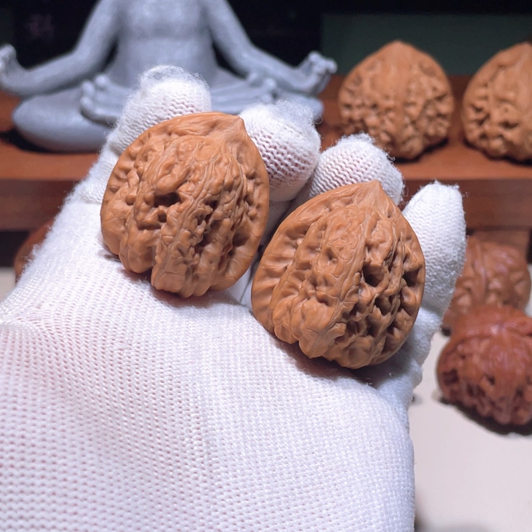 文玩核桃把件赤龙鸡心.32.35.1237