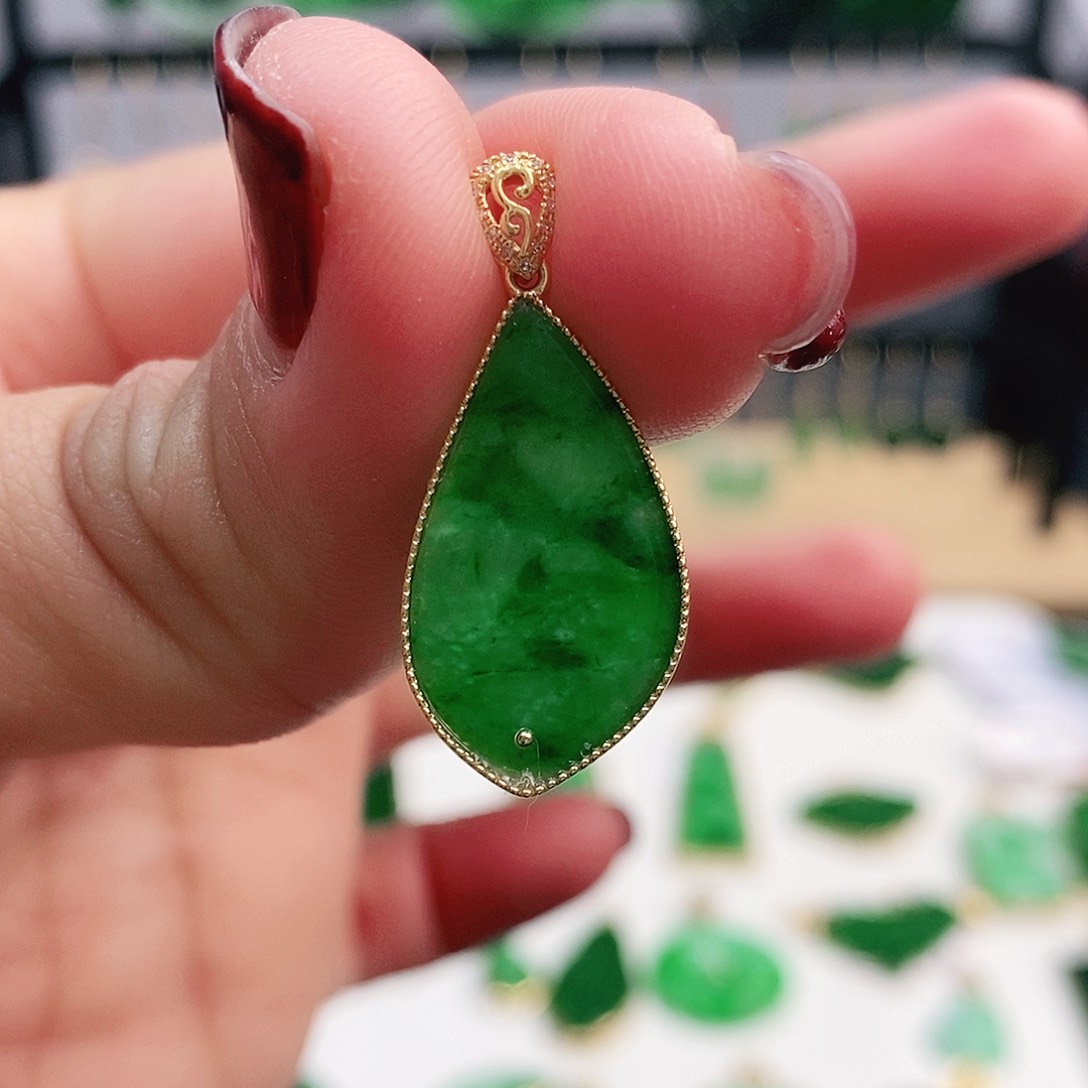 翡翠耳饰18K金镶嵌挂件