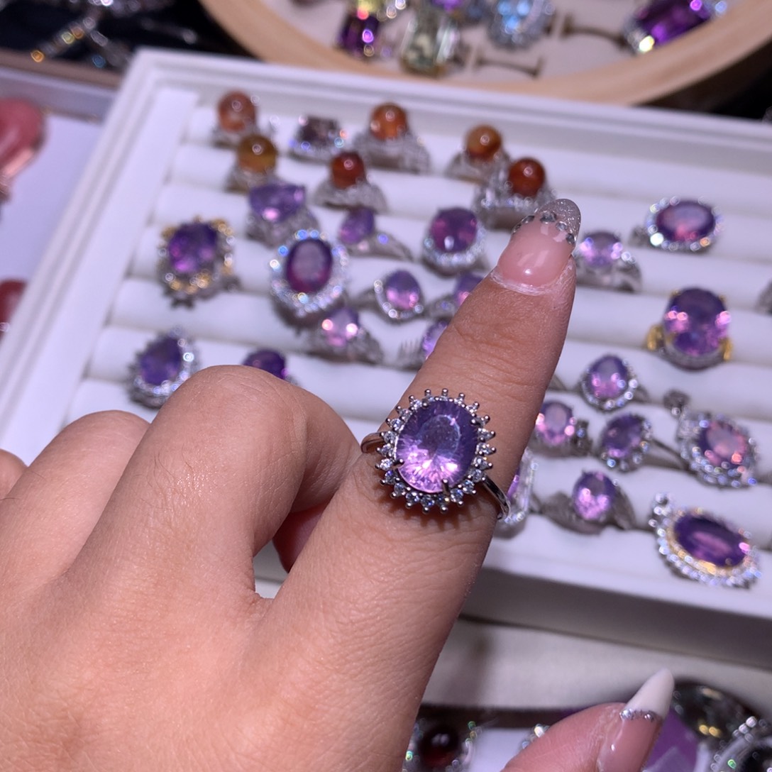 【闪购商品】银S925镶嵌戒指水晶是****姐戒指