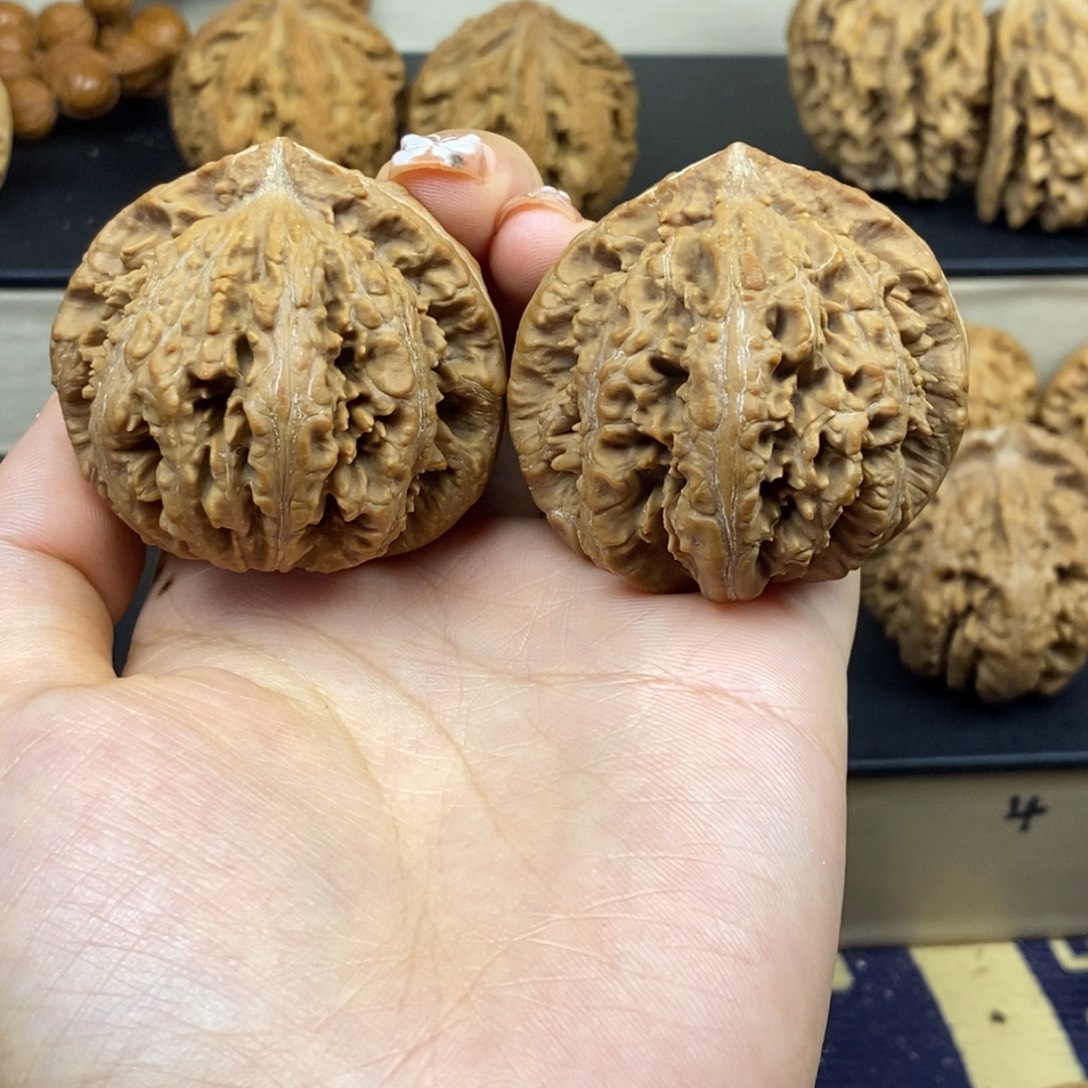 赵***庆文玩核桃吊坠粗筋王45