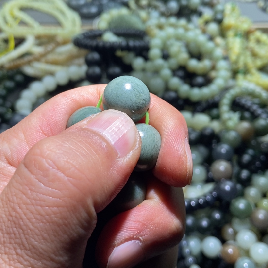 葡***萄和田玉（糖玉）未镶嵌手链