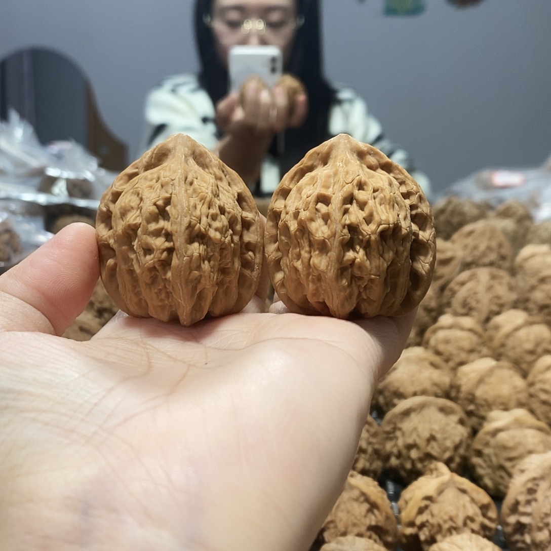 文玩核桃吊坠僧帽40黄