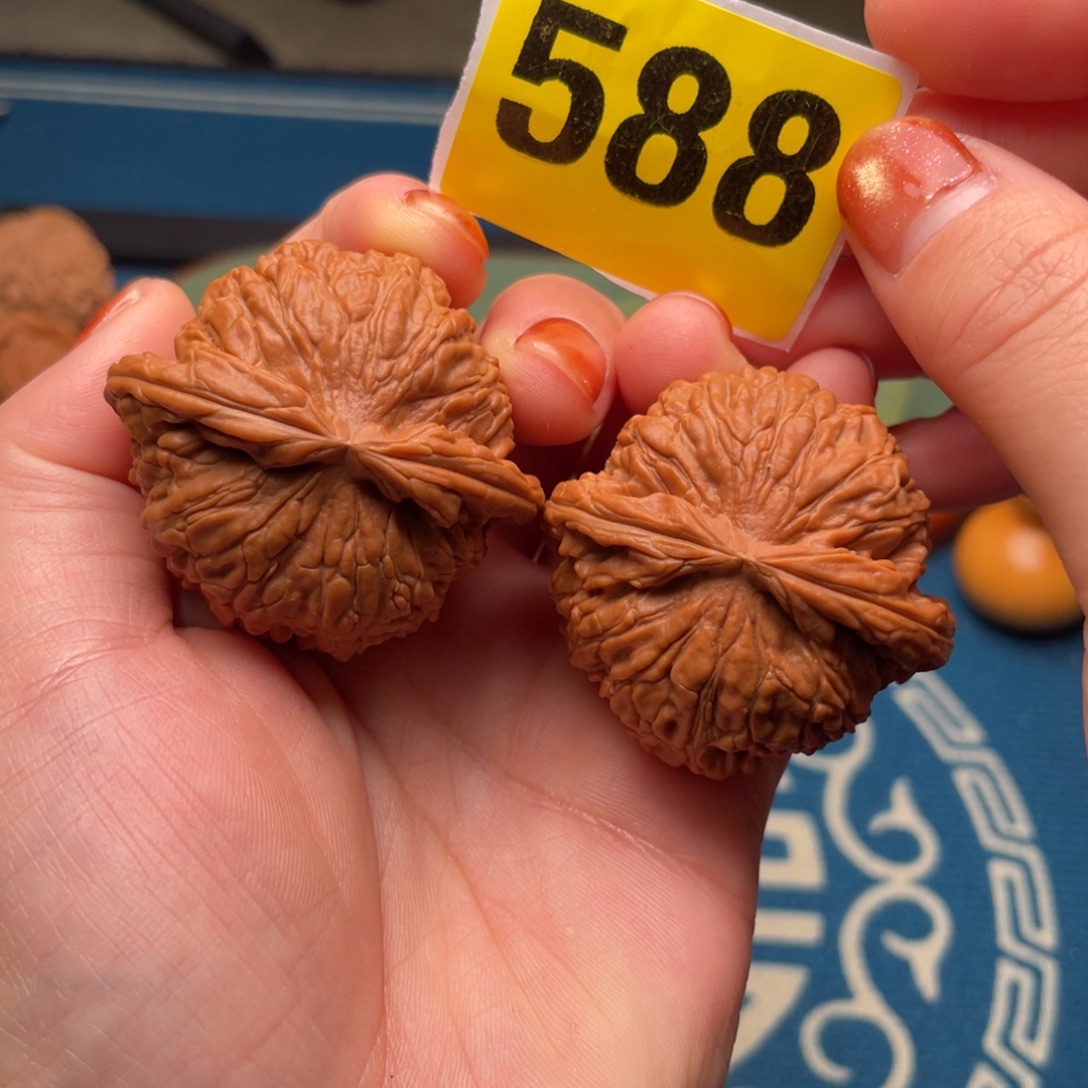 文玩核桃吊坠43球白（精品）588号