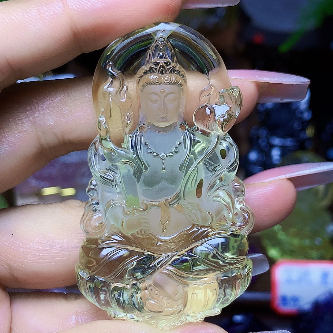 科***卫颈饰未镶嵌水晶天然