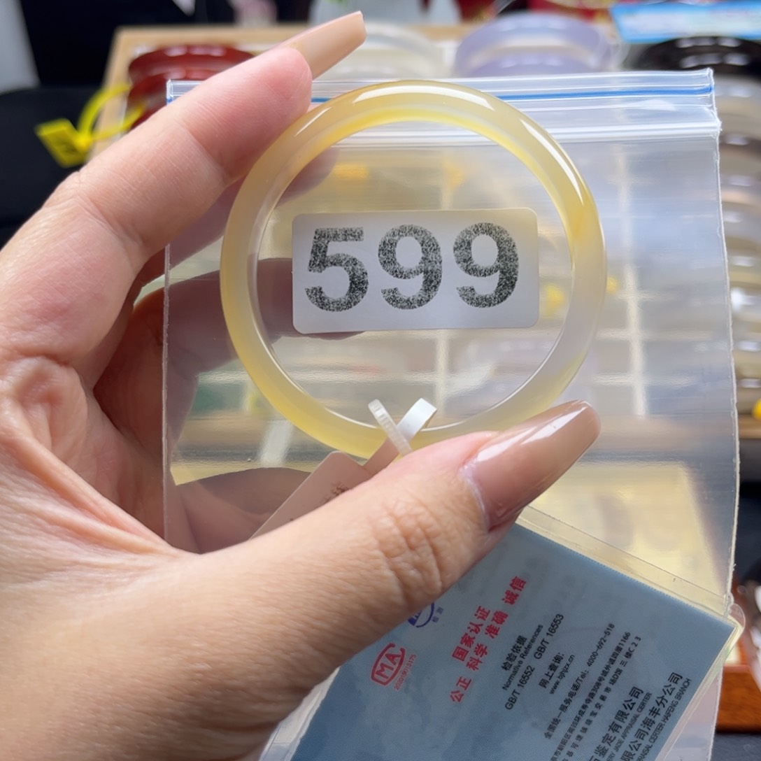 玛瑙/玉髓手镯未镶嵌小*云50.9