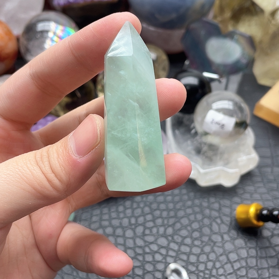 水晶珠宝半成品未镶嵌73（绿莹石柱子5.7cm)