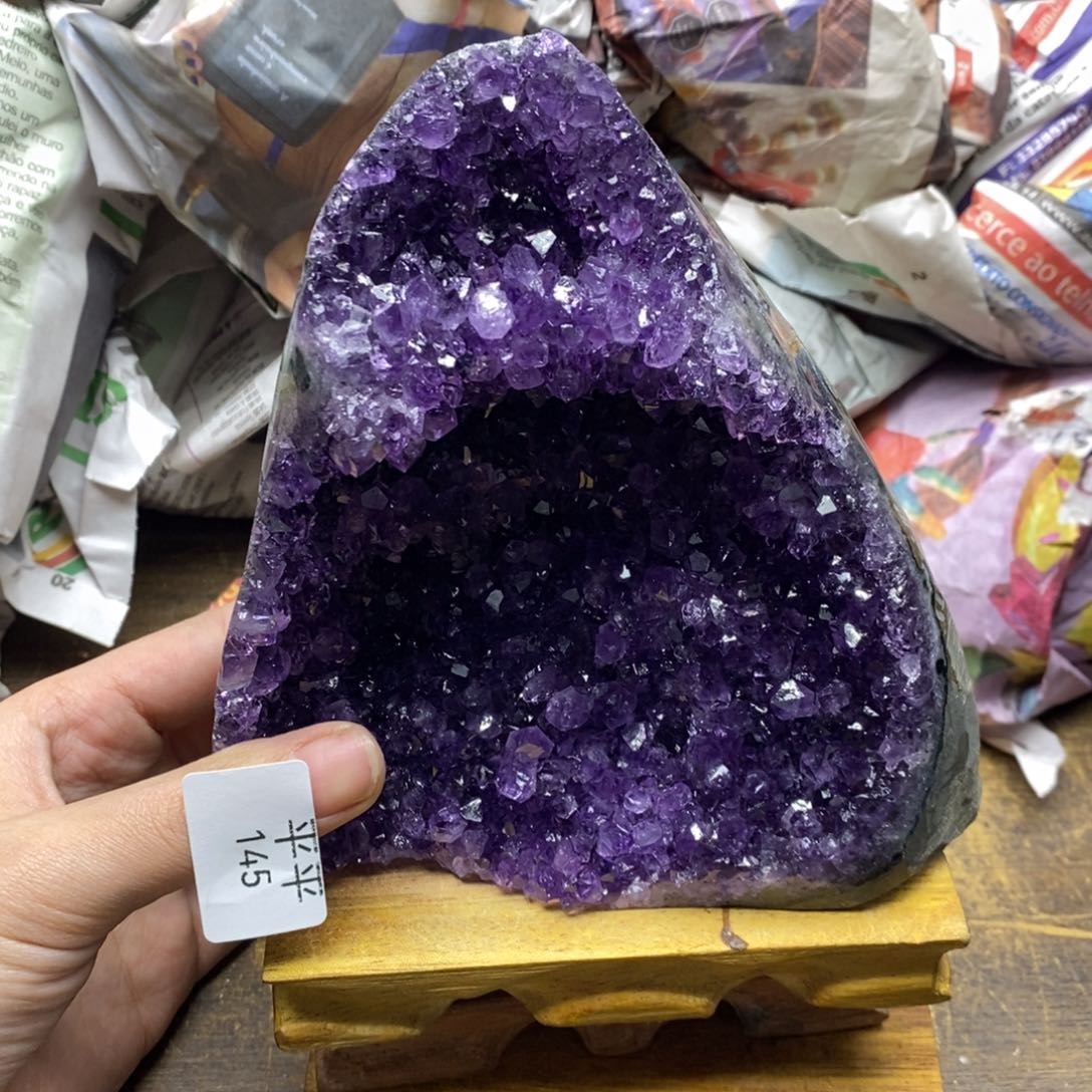 紫晶乌拉圭未镶嵌