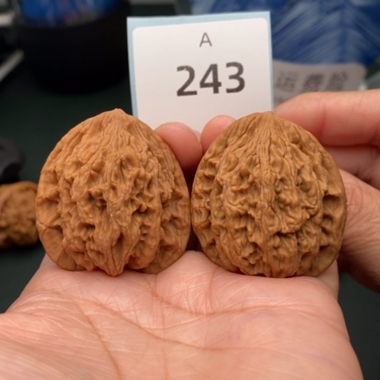 文玩核桃把件38全品虎头243