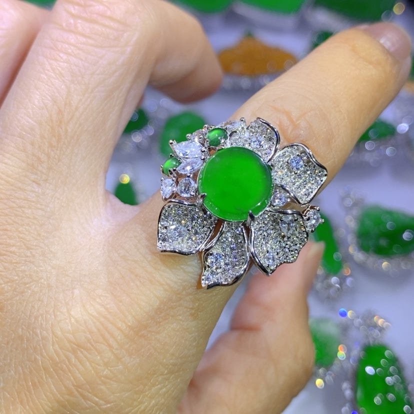 【闪购商品】翡翠挂件银S925镶嵌天然翡翠