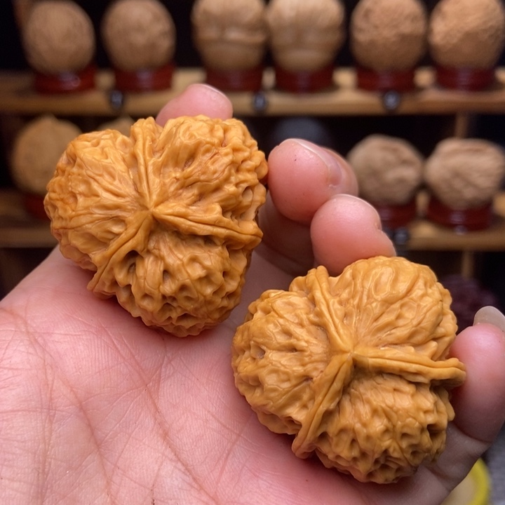 文玩核桃吊坠s****l梅花三棱9