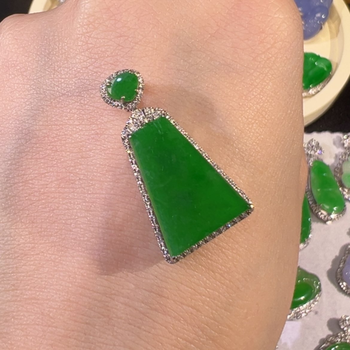 【闪购商品】翡翠颈饰18K金镶嵌缅甸翡翠无事牌