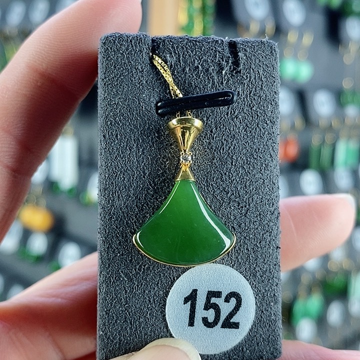 和田玉吊坠(赠链)18K金镶嵌