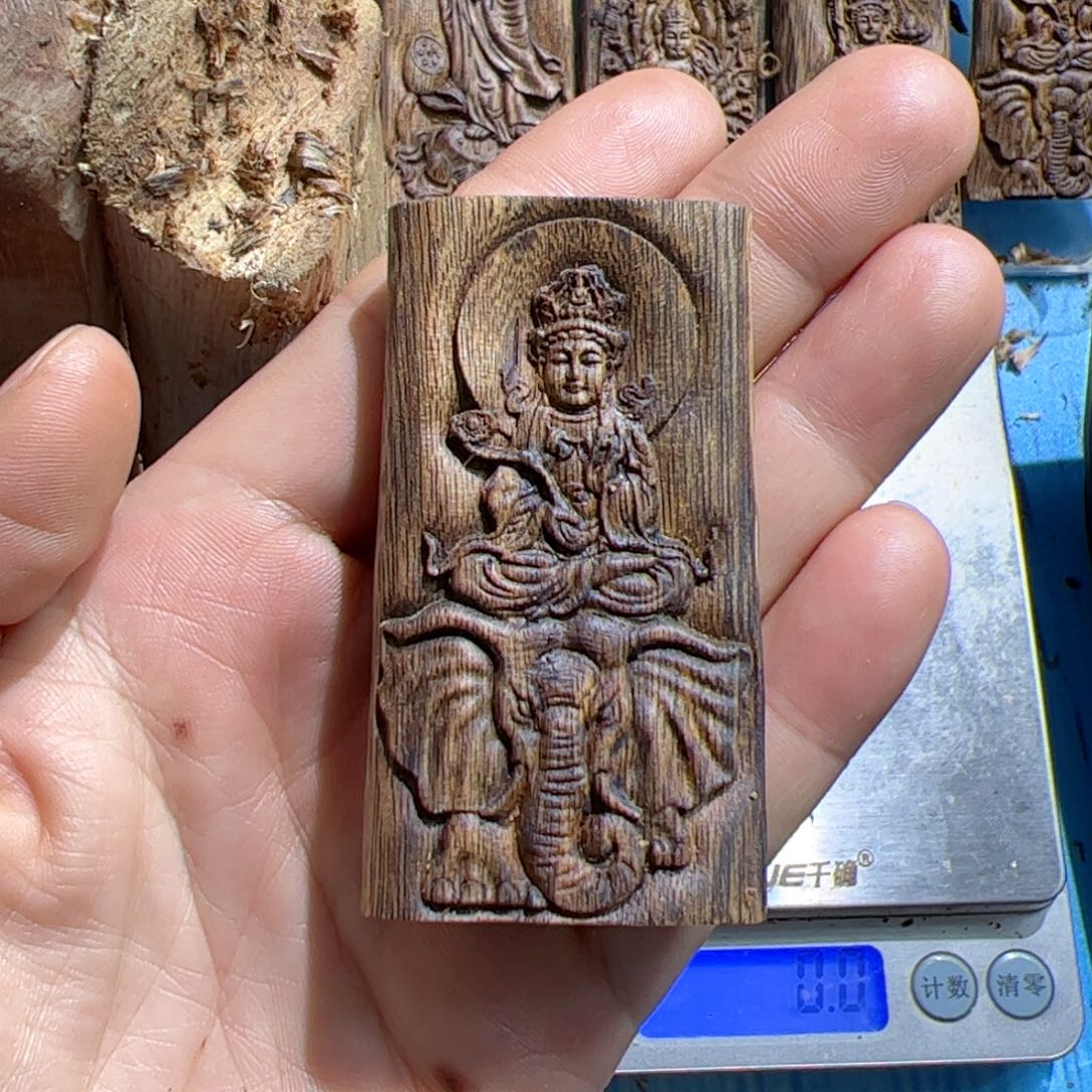 沉香吊坠白棋普贤14.2克