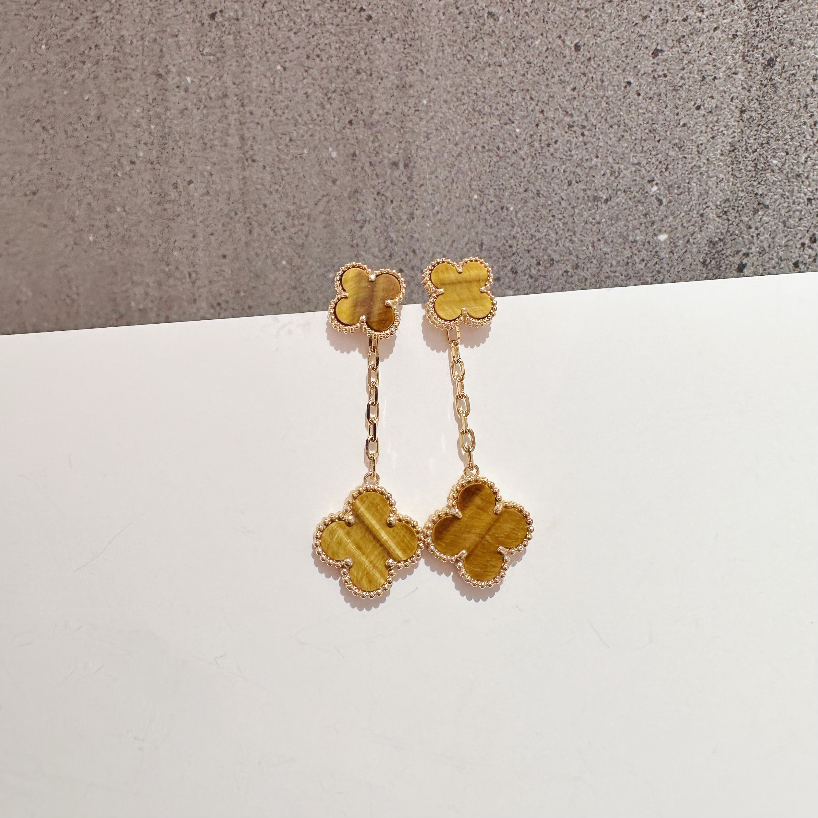 18k金 虎眼石二花耳钉 小众精致时尚四叶草木变石耳钉小草耳饰