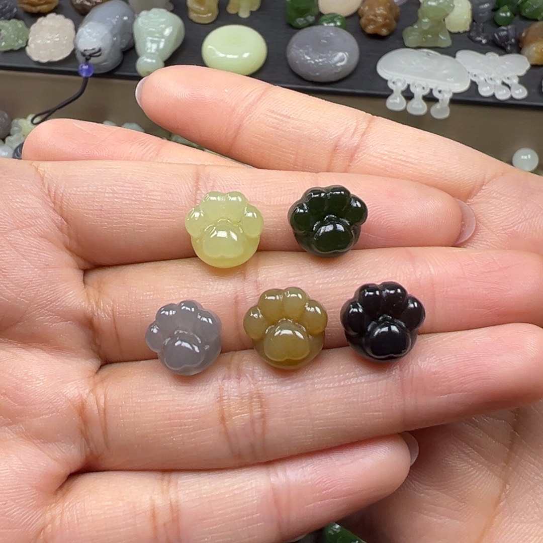 和田玉未镶嵌颈饰98一个多样性发其一