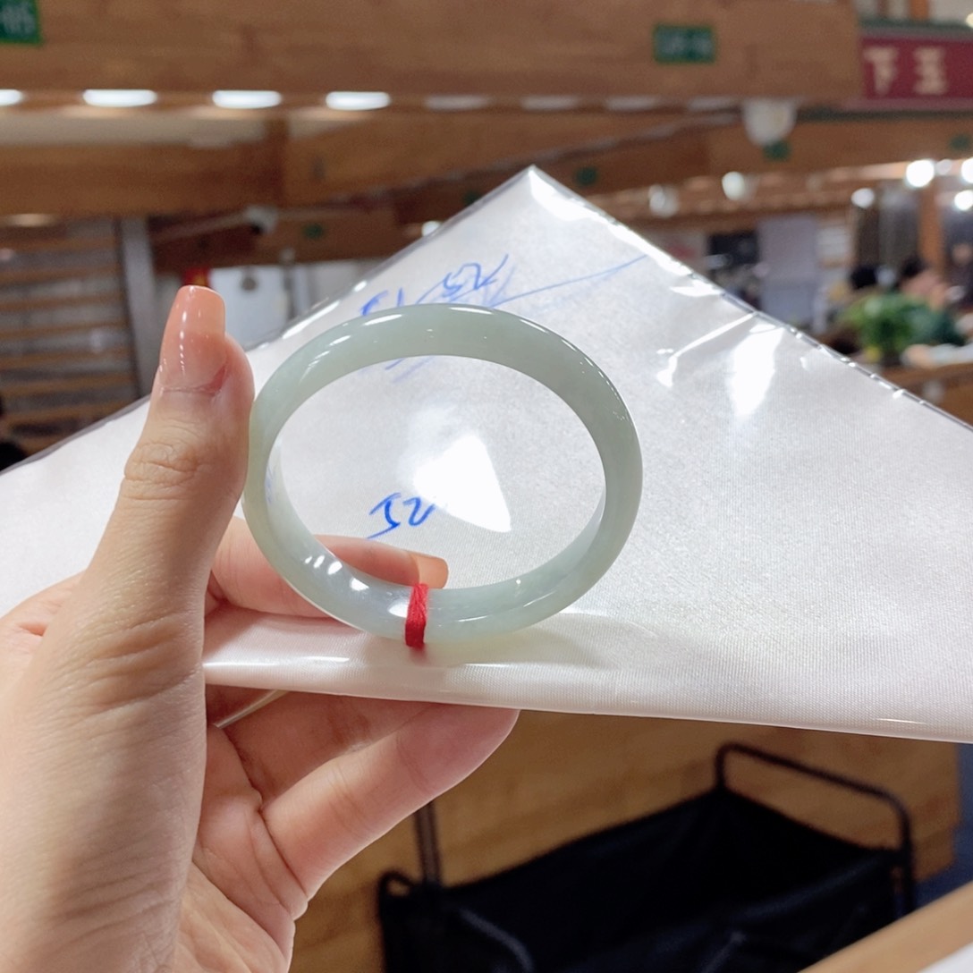 翡翠手镯未镶嵌买断