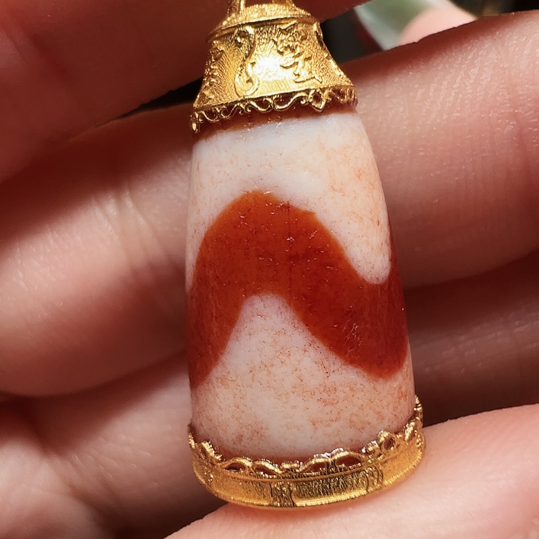 玛瑙/玉髓18K金镶嵌锁骨