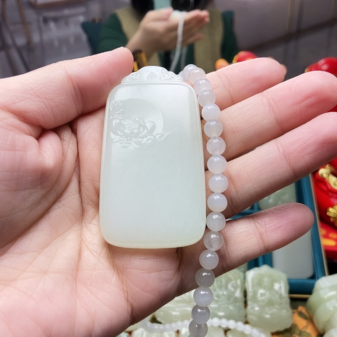 和田玉颈饰未镶嵌慧*