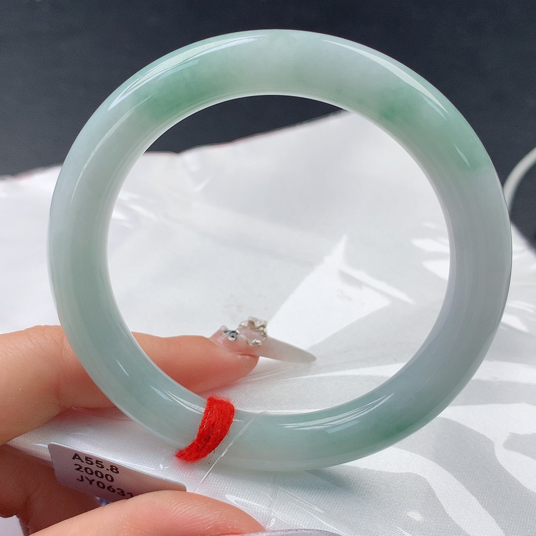 翡翠手镯未镶嵌0031圆56