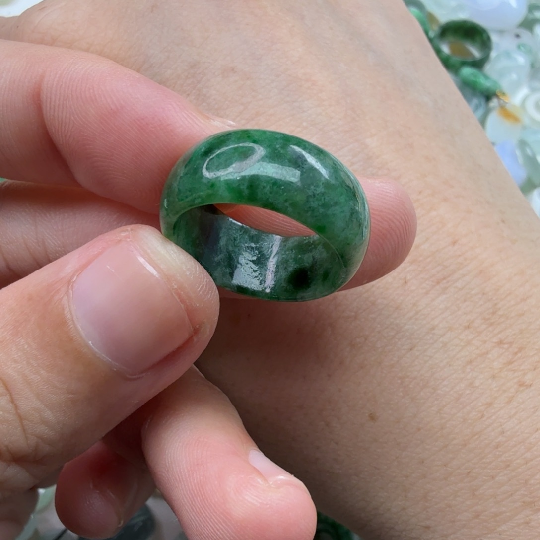 敏***生翡翠未镶嵌颈饰173