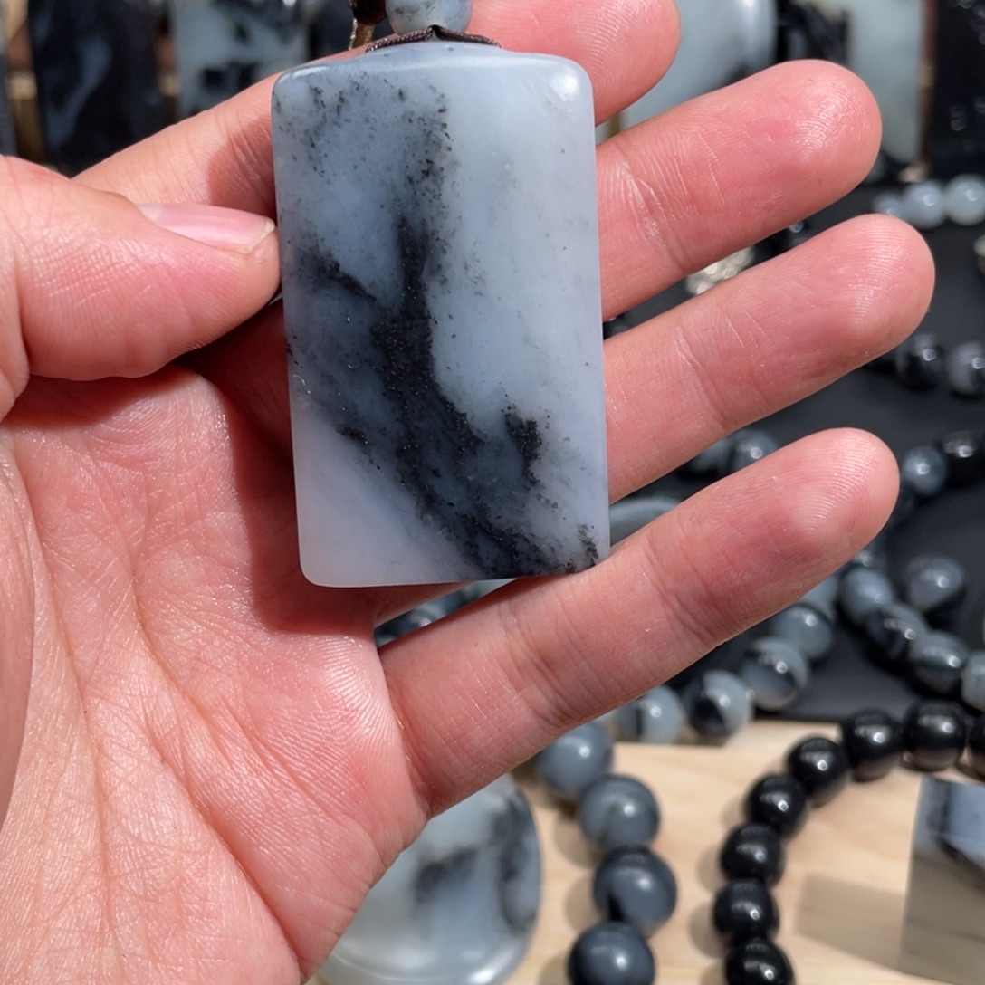 英***手和田玉未镶嵌挂件